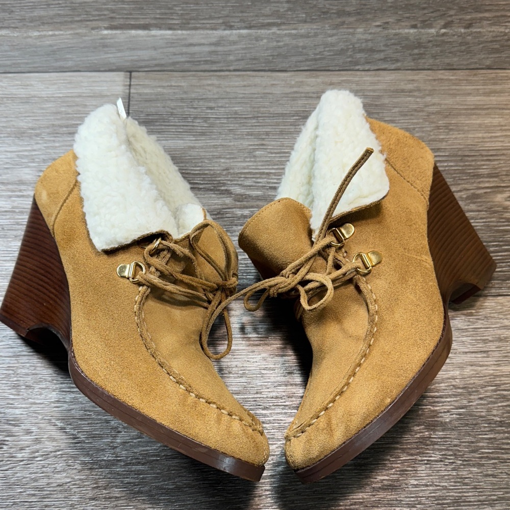 Michael kors Tan Suede Ankle wedges Boots with Faux Fur Lining size 8.5 (s201)